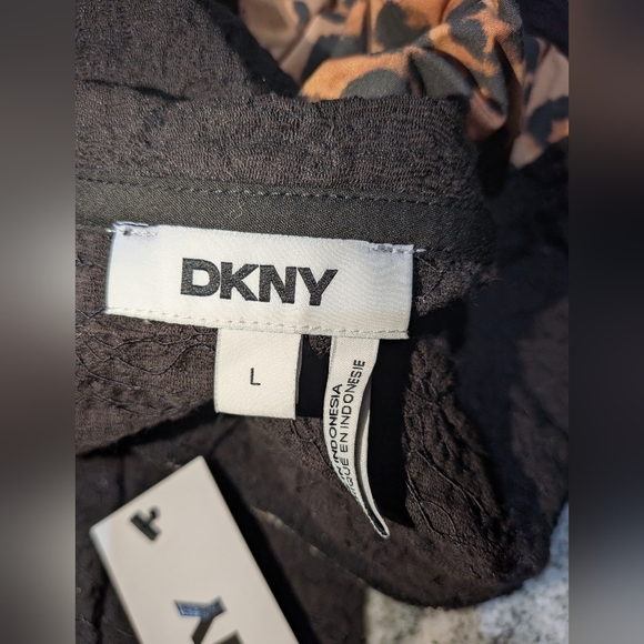 DKNY NWT Black Textured Stretchy Top With Leopard Print Sleeves Size L - Picture 7 of 8